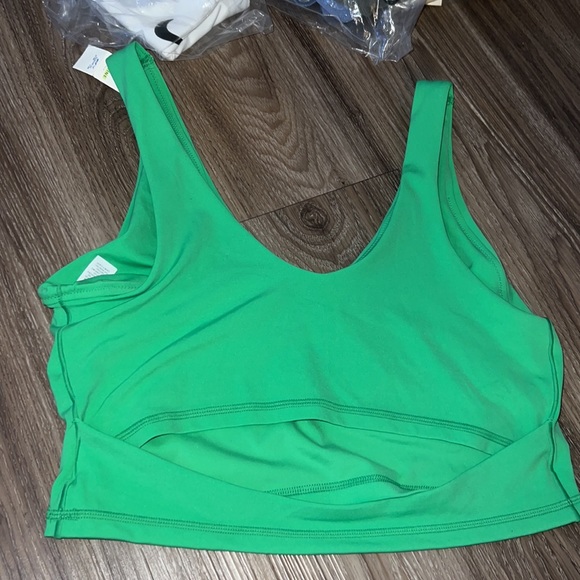 ☘️Aerie green keyhole back sportbra/camo top lined - Picture 2 of 5